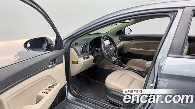 Hyundai Avante — фото 10