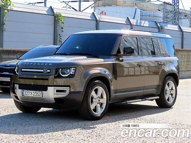 Land Rover Defender — фото 1