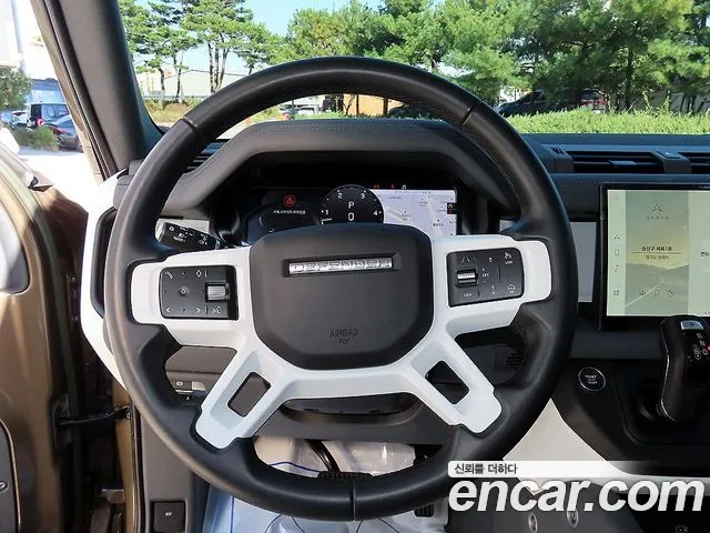 Land Rover Defender — фото 12