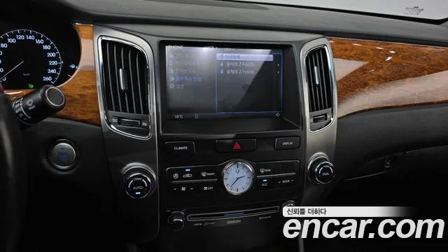 Hyundai Equus — фото 14