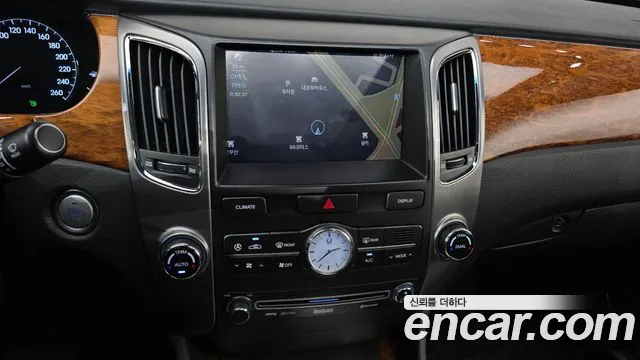 Hyundai Equus — фото 15