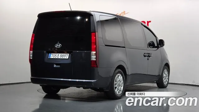 Hyundai Staria — фото 2