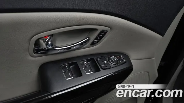 Kia Carnival — фото 16