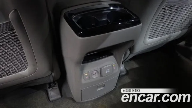Kia Carnival — фото 18
