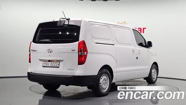 Hyundai Starex — фото 1