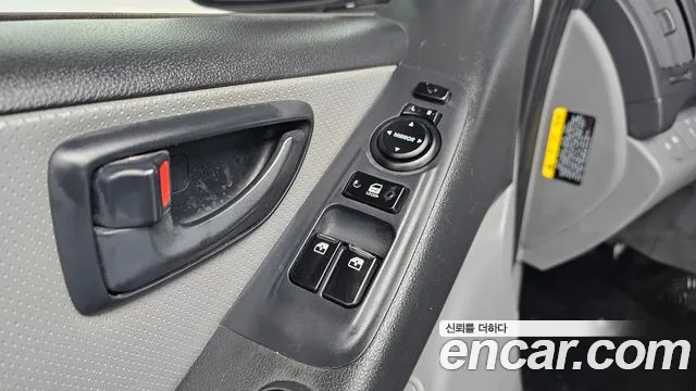 Hyundai Starex — фото 16