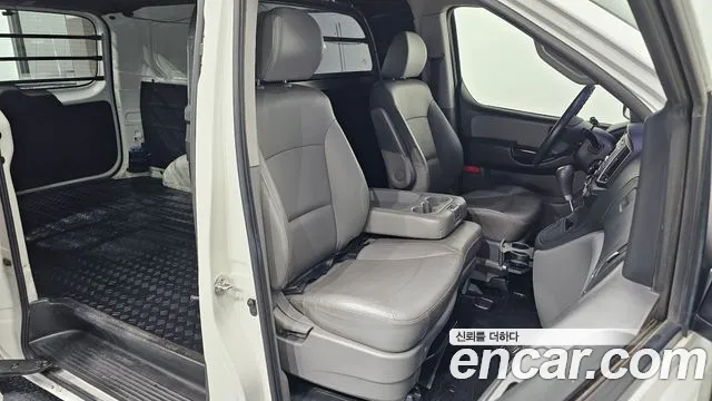 Hyundai Starex — фото 10