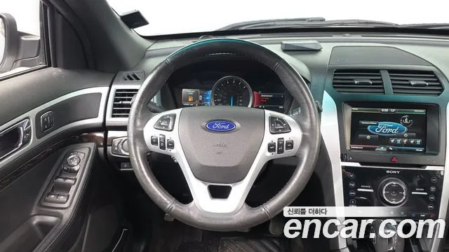 Ford Explorer — фото 13