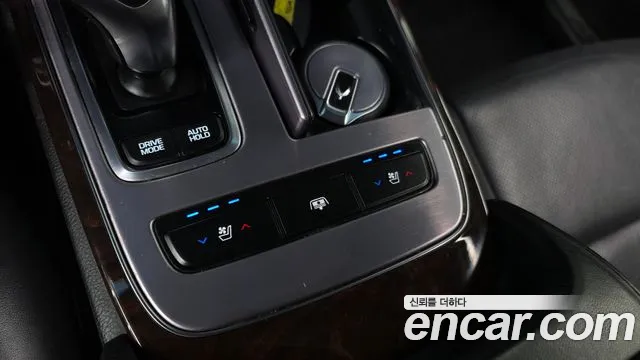 Hyundai Equus — фото 18