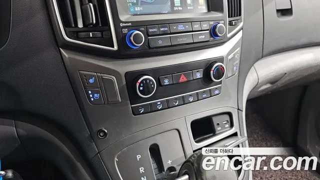 Hyundai Starex — фото 17
