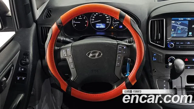 Hyundai Starex — фото 14