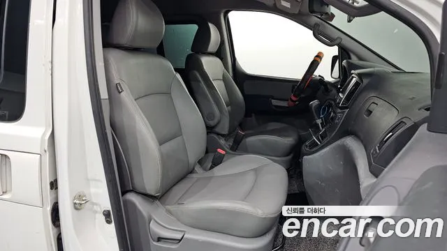 Hyundai Starex — фото 10