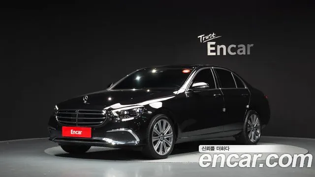 Mercedes-Benz E-Class — фото 1