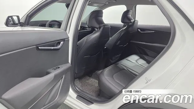 Kia Niro — фото 12