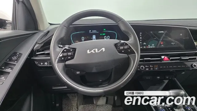 Kia Niro — фото 15