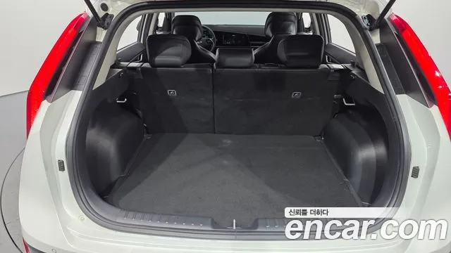 Kia Niro — фото 18