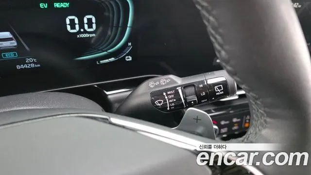 Kia Niro — фото 28