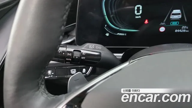 Kia Niro — фото 30