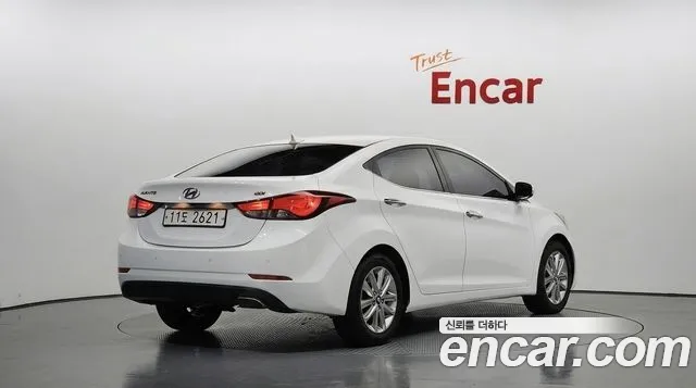 Hyundai Avante — фото 2