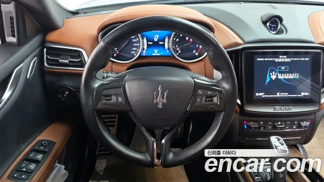 Maserati Ghibli — фото 13