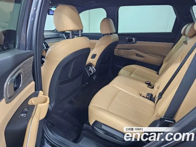 Kia Sorento — фото 10