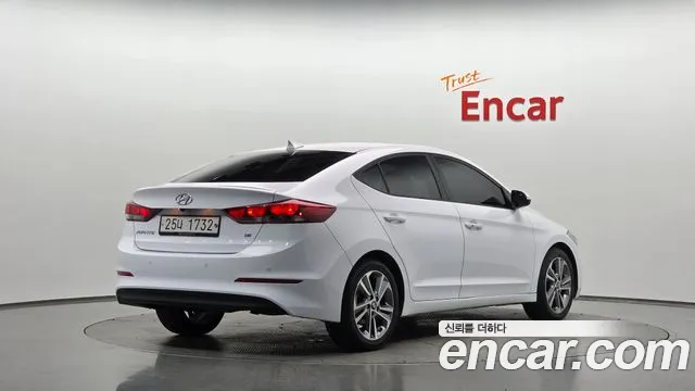 Hyundai Avante — фото 2