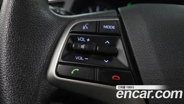 Hyundai Avante — фото 27