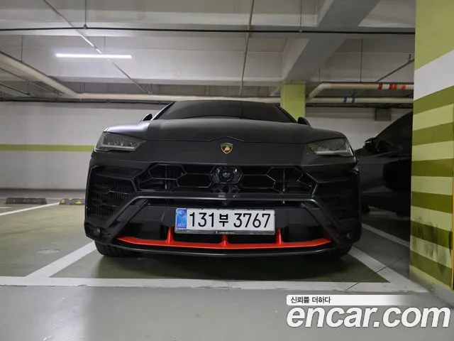 Lamborghini Urus — фото 1