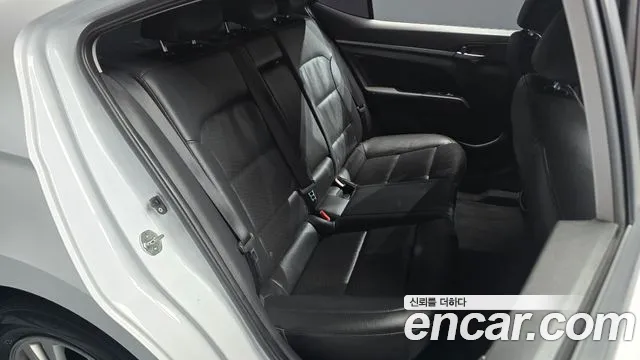 Hyundai Avante — фото 11