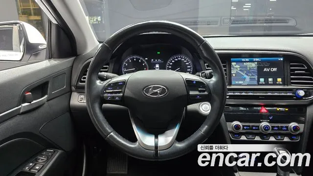 Hyundai Avante — фото 13