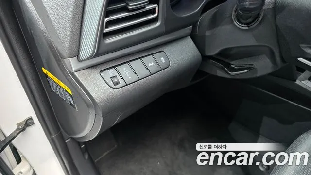 Hyundai Avante — фото 18