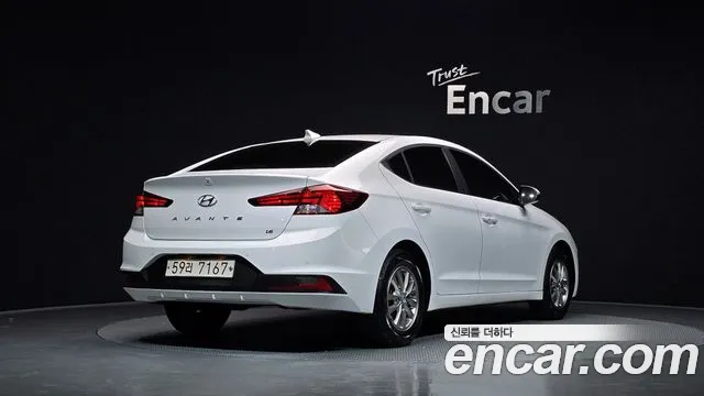 Hyundai Avante — фото 2