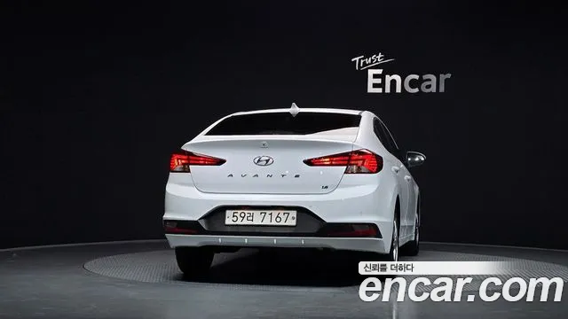 Hyundai Avante — фото 4