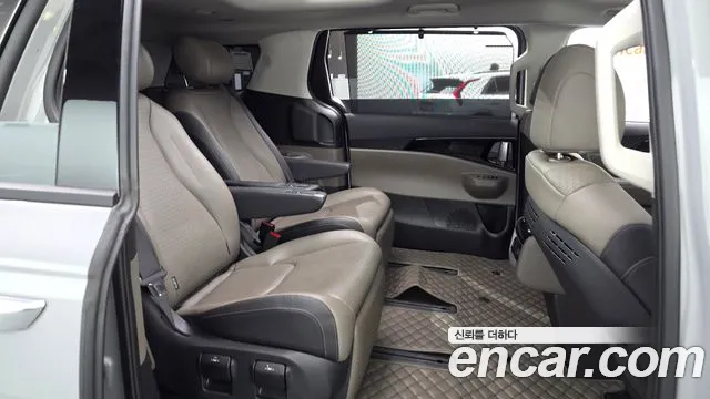 Kia Carnival — фото 11