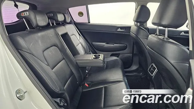 Kia Sportage — фото 12