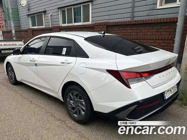 Hyundai Avante — фото 4