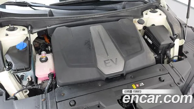 Kia EV6 — фото 6