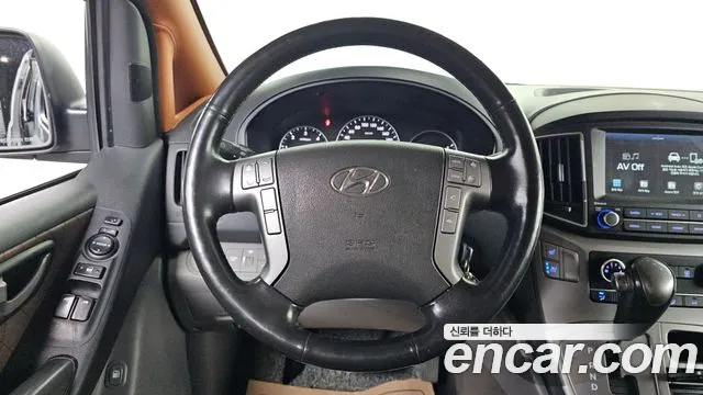 Hyundai Starex — фото 16