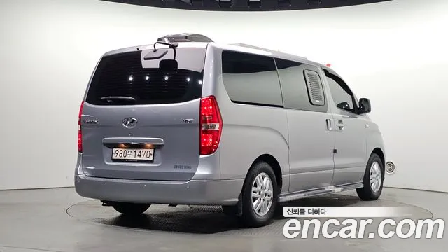 Hyundai Starex — фото 2
