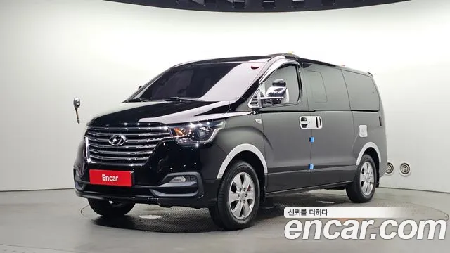 Hyundai Starex — фото 1