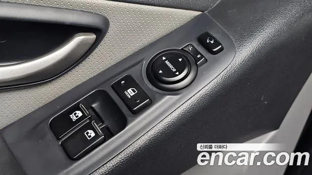 Hyundai Starex — фото 13