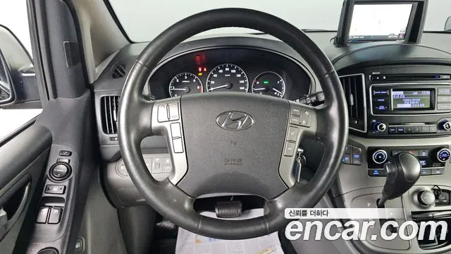 Hyundai Starex — фото 16