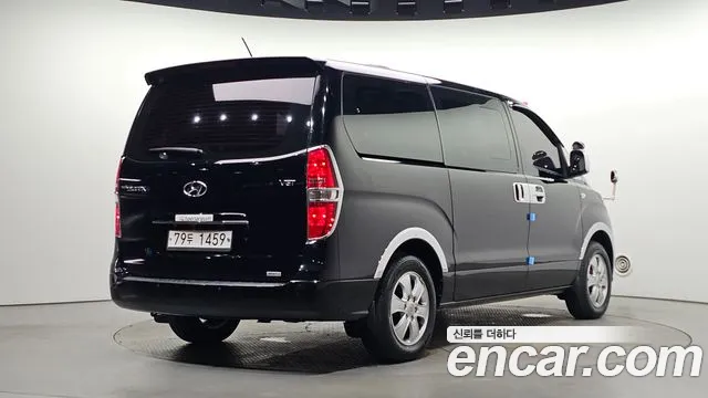 Hyundai Starex — фото 2