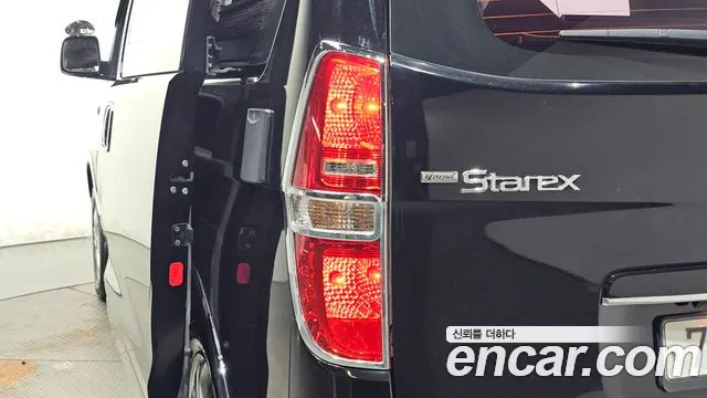 Hyundai Starex — фото 23
