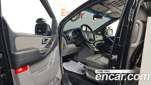 Hyundai Starex — фото 10