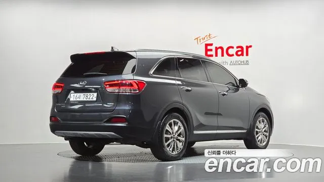 Kia Sorento — фото 1