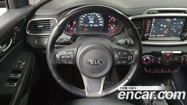 Kia Sorento — фото 10
