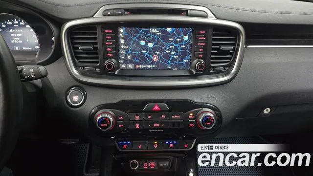 Kia Sorento — фото 11