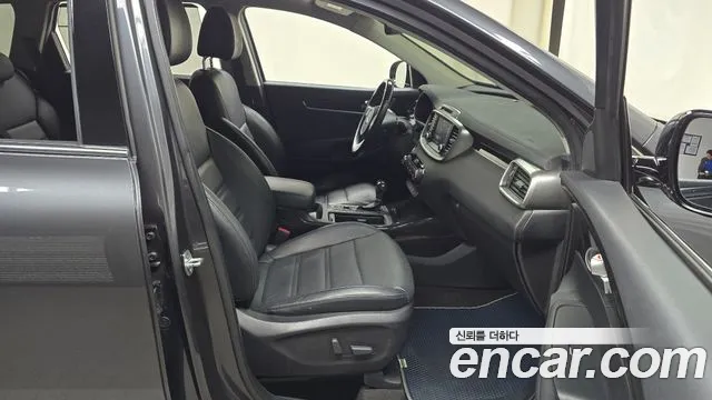 Kia Sorento — фото 25