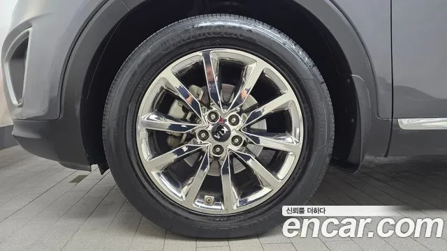 Kia Sorento — фото 4